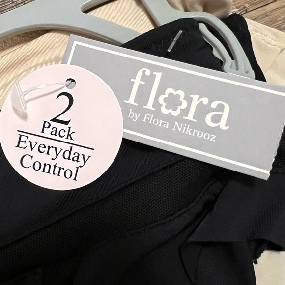 Flora 2 pack Micro Hipkini brief panties NWT Size Small - Picture 4 of 5